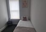 Location vacances  Gare de Sunderland - Sunderland 5 Bedroom House-4