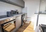 Location vacances Lymm - Woolston Central 2-Bedroom Apartment-4