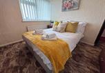 Location vacances  Gare de Chesterfield - Welcoming 3bdr Home nr Royal Hospital Chesterfield-1