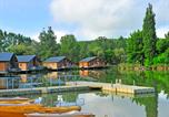 Location vacances Auriac-du-Périgord - Résidence Goélia Les Cottages du Lac