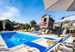 Location vacances Vieira do Minho - Idyllic Villa in Cova with Private Pool-1