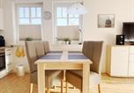 Location vacances Binz - Dünenpark Binz - Komfortplus Ferienwohnung mit 1 Schlafzimmer und Balkon im Obergeschoss 230-4