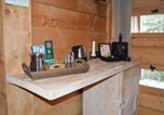 Hôtel Marseillette - Les Cabanes Dans Les Bois Logis Hôtel-4