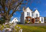 Location vacances  Gare de Dundee - Pinewood Country House near St Andrews-1