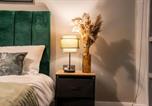 Location vacances Leeds - Leeds City Retreat on the Riverbank - Sleeps 8 - Balcony-3