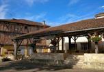 Location vacances Gare SNCF de Laroque - Maison confortable à Saint-Maurin avec 45 m² et terrasse-1