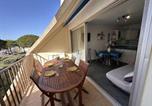 Location vacances  Gard - Bel appart 2 pièces 5 pers - Port Camargue - Fr-1-731-125-4