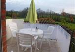 Location vacances La Chapelle-Hermier - Gîte rustique avec salle de jeux et animaux en campagne - Fr-1-426-336-3