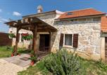 Location vacances Parc National Krka - Family friendly house with a swimming pool Bogatic, Krka - 17168-2