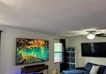 Location vacances Ocala - Theater Room at Rainbow River-2