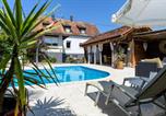 Hôtel Kintzheim - Chez Noëlle - Piscine-1
