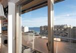 Location vacances Le Lavandou - Studio avec terrasse, centre ville, climatisation, parking - Fr-1-803-86-1