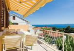 Location vacances  Brac - Apartment in Bol with sea view, terrace, air conditioning, Wi-Fi (155-1)-1