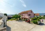 Location vacances  Plaine de Stari Grad - Apartment Lavcevic-3