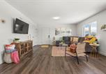 Location vacances Fernie - Centre Peak View I Sleep 8 I 50 Tv I Full Kitchen-1