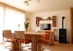 Location vacances Plombières-les-Bains - Séjour Mid-Century au Val-d'Ajol avec Parking et Animaux Bienvenus - Fr-1-589-846-1