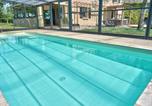 Location vacances  Loire - Grande maison avec piscine privée chauffée et animaux admis - Fr-1-496-3-1