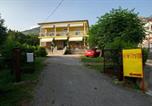 Location vacances Starigrad - Apartments by the sea Starigrad, Paklenica - 25400-1