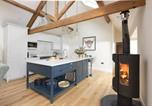 Location vacances Brent Knoll - The Cowshed - Hot tub, Garden, Parking-2