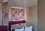 Location vacances Plonéour-Lanvern - Mobile-home avec terrasse à Tréguennec, parfait pour 4 personnes - Api-1-52-928-3
