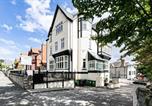 Hôtel Conwy - Roomours Hotel with Private Car Park-2