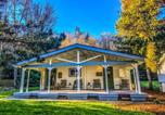 Location vacances Rochester - Bright, Updated Waterfront Cottage Pets Welcome!-1