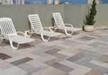 Location vacances Guarujá - Biwa Condomínio cm Piscina, 1garagem, Wi-Fi 300 Mega, Central de vigilância remota , Centro do Guarujá, próximo à Praia da Enseada e próx do Comércio, horários check-in e check-out flexíveis-2