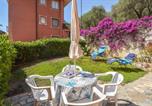 Location vacances San Bartolomeo al Mare - Beach Front Apartment-2