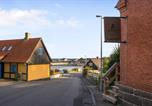 Location vacances Svaneke - Nice Holiday Apartment 7 At Beautiful Solgaarden-2
