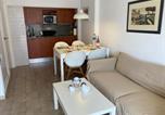 Location vacances Tossa de Mar - Sunny apartment with pool-4