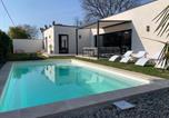 Location vacances Crestet - Villa Les Deux Chênes-1
