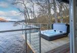 Location vacances  Pertshire - Osprey Boathouse on Loch Tay-2