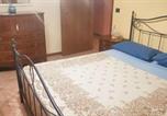 Location vacances  Province de Forlì-Césène - Charming Apartment in San Mauro Pascoli with Garden, 75 m². --4