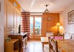 Location vacances Saint-Sorlin-d'Arves - Apartements Les Bouquetins N°07 -  2P4-1