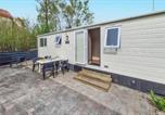 Location vacances  breezanddijk - 2 Bedroom Cozy Stacaravan In Makkum-1