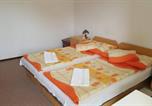 Location vacances Gyenesdiás - Vili Apartmanház-1