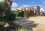 Location vacances Kleinmond - Fisherhaven Travellers Lodge-1
