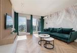 Location vacances Oświęcim - Air Conditioned Apartment in Tychy with Parking and Desk by Noclegi Renters-1