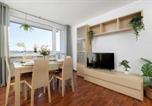 Location vacances Katowice - Functional & Cozy Apartment with Balcony and Workspace by Noclegi Renters-3