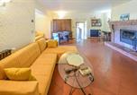 Location vacances Chiusi della Verna - Cozy Home In Bibbiena With Kitchen-3