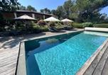 Location vacances Ramatuelle - Villa 4 chambres avec piscine privée dans la verdure - Fr-1-726-36-2