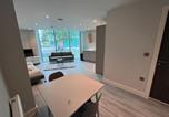 Location vacances  Royaume-Uni - Cosy Studio with private entrance & Parking-4