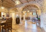 Location vacances Passignano sul Trasimeno - 6 Bedroom Beautiful Home In Passignano Sul T-3