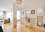 Location vacances  Hauts-de-Seine - Bright apartment - 2br-4p- Suresnes-3