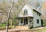Location vacances Williamsburg - Retreat to Fairytale Cottage with Pool-4