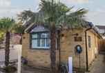 Location vacances Sandown - Palm Tree Cottage-1