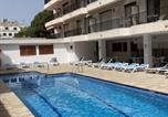 Location vacances Tossa de Mar - Sunny apartment with pool-1