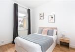 Location vacances Southend-on-Sea - Large 3 Br House with On-street Parking - Sleeps 11!-1