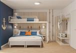 Hôtel Malente - Fairschlafen Boutique Hostel Dreibett Kapitänszimmer 0-01, Sauna, Fitness-1