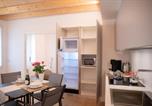 Location vacances  Province de Côme - Romantic White Apartment - 5 minutes from the lake-4